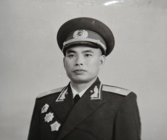 开国将军-余光茂